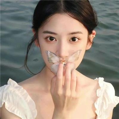 在切瑟尔海滩上